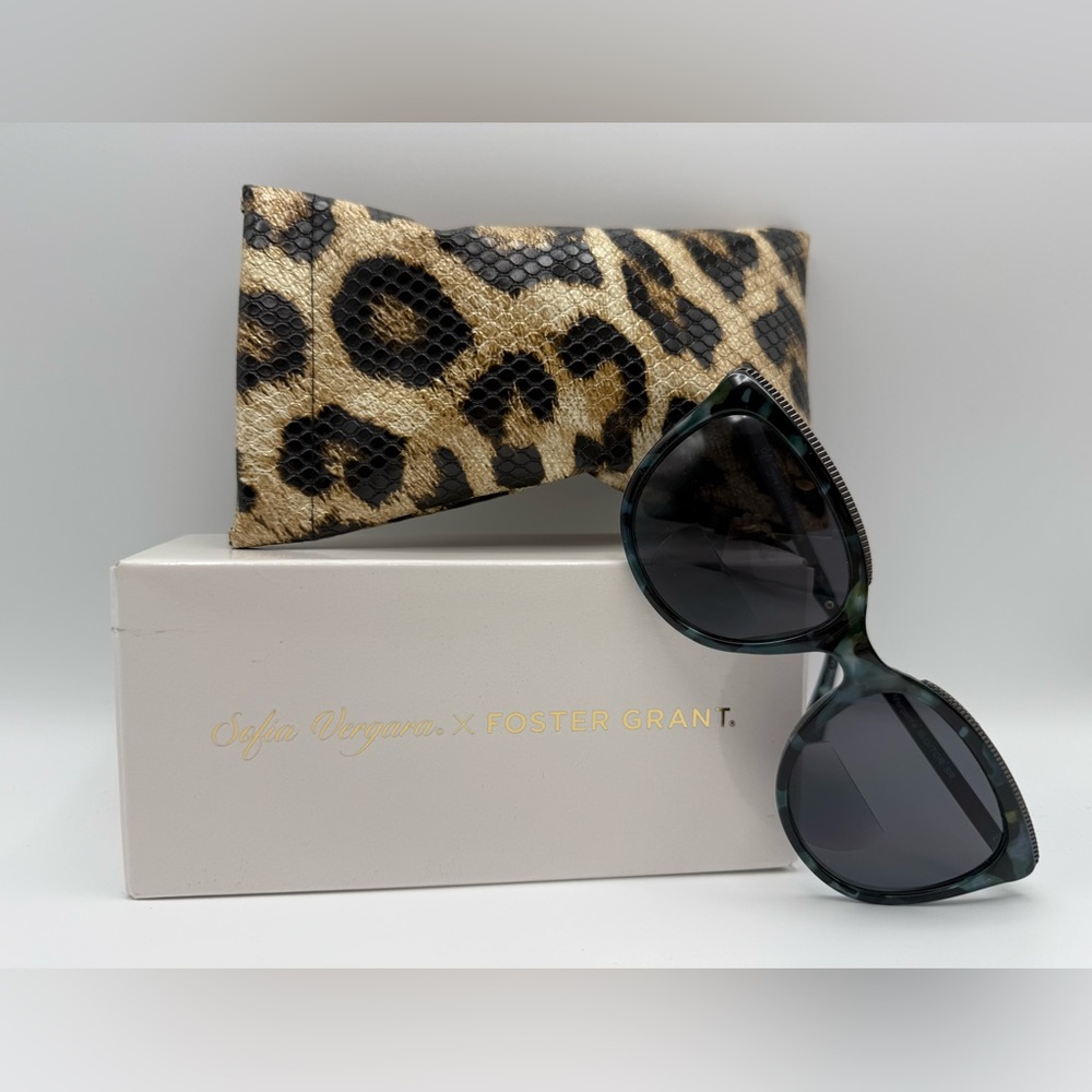 New Sofia Vergara x Foster Grant Women's Margarita Full Lens SunReaders Glasses
